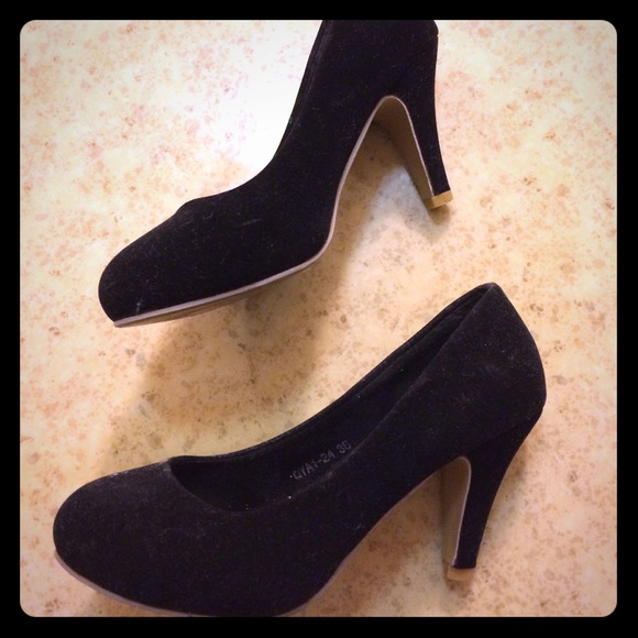 Black heels 👠 - Picture 1 of 3